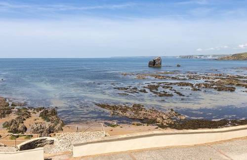Burgh Island Cottage | Cabin ∙ 3 bedrooms ∙ 6 guests