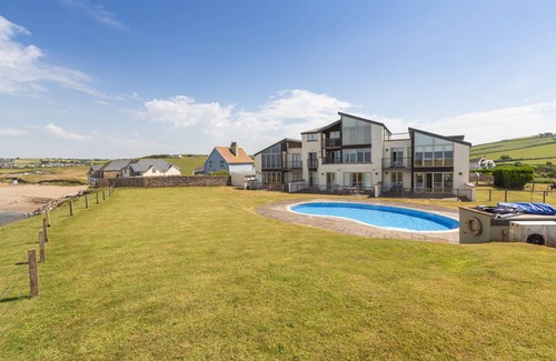 Burgh Island Cottage | Cabin ∙ 3 bedrooms ∙ 6 guests