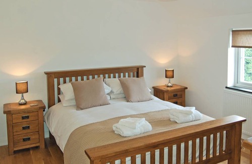 Helstone Cottage | Cabin ∙ 3 bedrooms ∙ 6 guests
