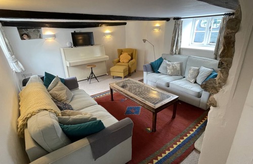 Axminster Cottage | Cabin ∙ 4 bedrooms ∙ 8 guests