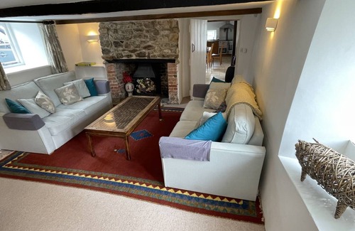 Axminster Cottage | Cabin ∙ 4 bedrooms ∙ 8 guests