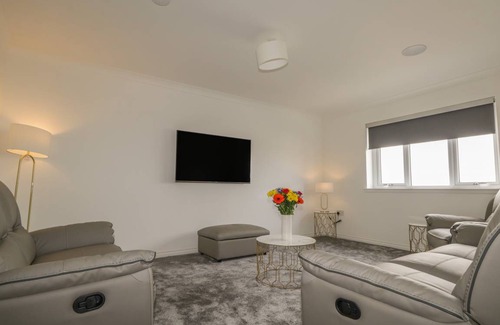Banff Cottage | Cabin ∙ 4 bedrooms ∙ 8 guests