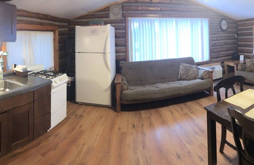 Mayfield Cabin | Cabin 6 Lake Cabin Resort on Fife Lake