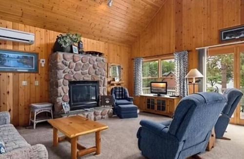 Pine River Apartment | Cabin 8 at Heath's Resort