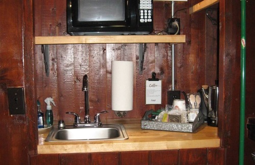 Cadillac Cabin | Cabin #8 - The Hemingway