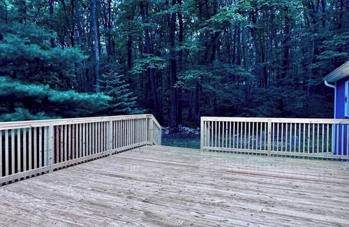 Calvin Cabin | Cabin Close to Raystown Lake Hot Tub Fire Pit Newly Renovated