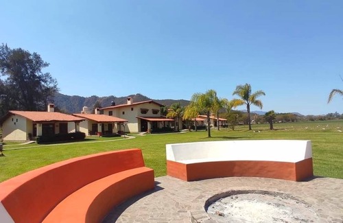 Mascota House | Cabin for 8 people - Firepit, BBQ area & Nature at Rancho La Esmeralda