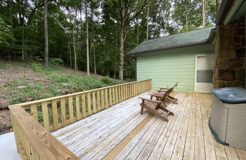 Guntersville Cottage | Cabin mountain side deck and privacy. Boat parking with electric and water.