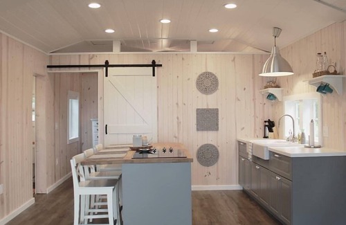 Osage Beach Cabin | Cabin No. 7 @ The Old Swiss Village - Lake Front!