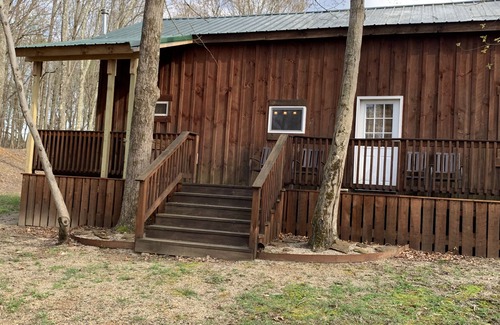New Plymouth Cabin | Cabin on 100 Secluded Acres in Hocking Hills