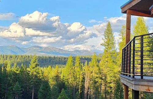 Whitefish House | Cabin on 15 acres with Mtn view, firepit, Starlink
