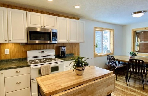 Kamas House | Cabin on a creek with sauna and snowshoes-Near Park City and Uinta Forest