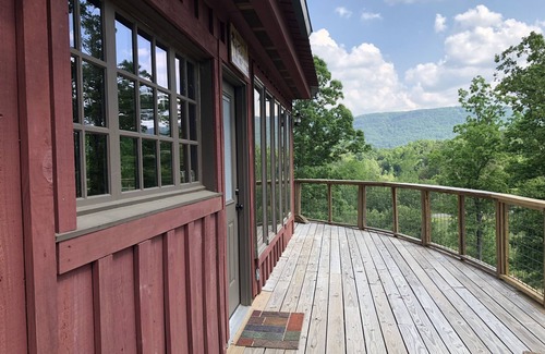 Rising Fawn Cabin | Cabin on the Hill In the Mountains