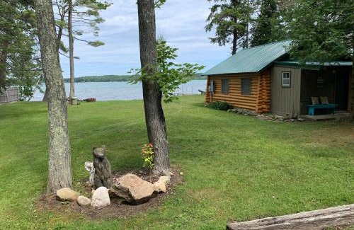Williamsburg House | Cabin on the Lake