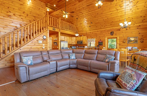 Lake Lure Cabin | Cabin w/Mtn Views, Dogs OK!
