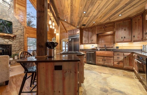 Morganton Cabin | *Cabin*Wellness Retreat|HotTub|Game Room|Fire pit