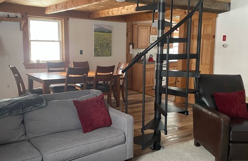 East Burke Cabin | Cabin with guest house on biking/VAST trails
