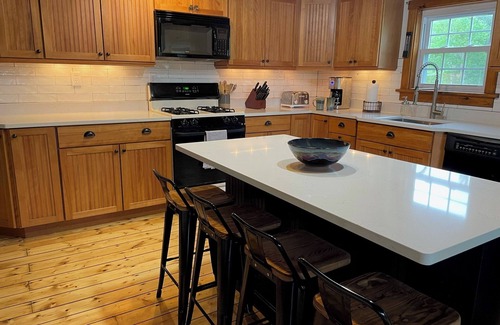 East Burke Cabin | Cabin with guest house on biking/VAST trails