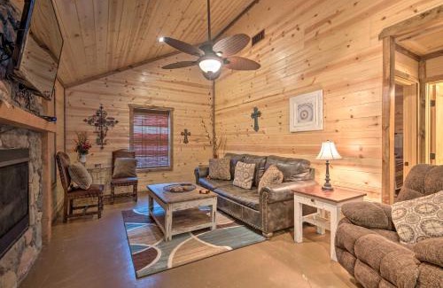 Broken Bow House | Cabin with Hot Tub - Near Broken Bow Lake and Hiking!