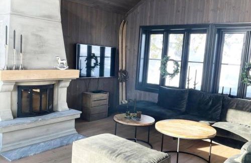 B House | Cabin with jacuzzi on Lifjell