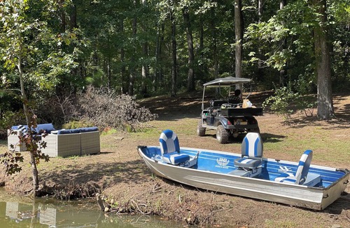 Cliftondale Cabin | Cabin With Lake on 10Acres Outside Atl Where Friends & Family Meet Nature