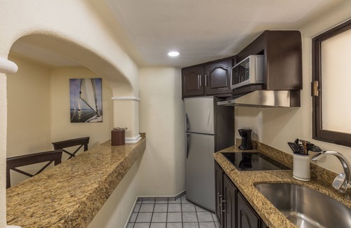Centro Hotel | Cabo San Lucas Marina Condos