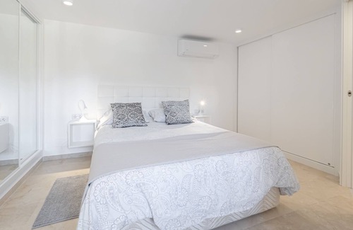 Cabopino Apartment | Cabopino Harbor · Cozy OCEANVIEW apartment, free parking, wifi, 3 POOLS,