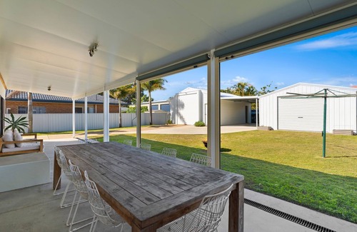 Iluka House | Cactus Club a popular family holiday destination.