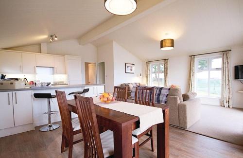 Carnmenellis Resort | Caddys Corner Lodges
