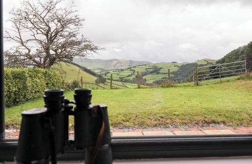 Machynlleth Cottage | CAE GOGRYDD, pet friendly, character holiday cottage in Machynlleth