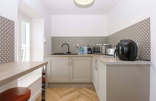 Llanfaelog Cottage | CAE GWYN, character holiday cottage in Llanfaelog