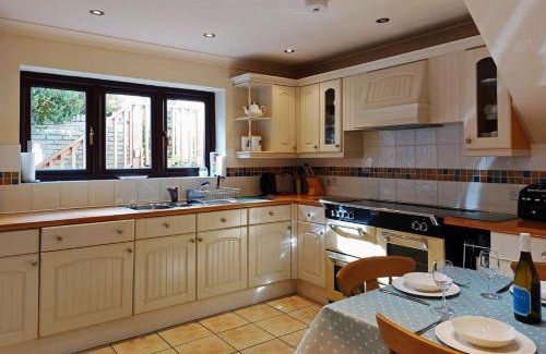 Dolgellau House | Caer Dderwen Oak Field family home in Dolgellau