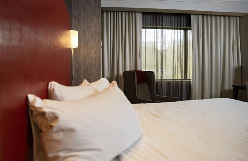 Bridgeport Hotel | Caesars Southern Indiana - A Caesars Rewards Destination