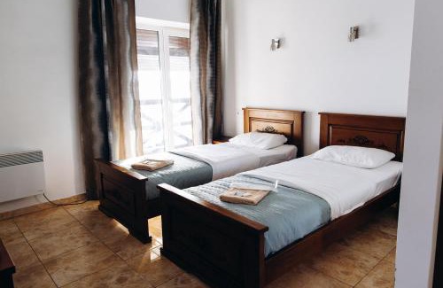 Vishnevets House | Café Chalet Edelweiss Holiday Home