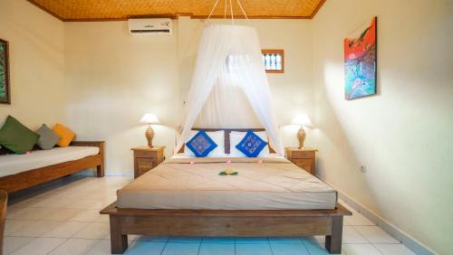 Senggigi House | Cafe Wayan Cottages Senggigi