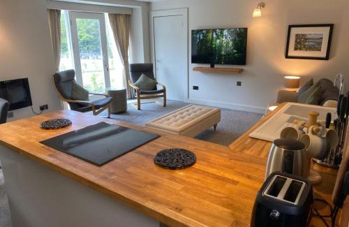 Ballater House | Cairn Leuchan