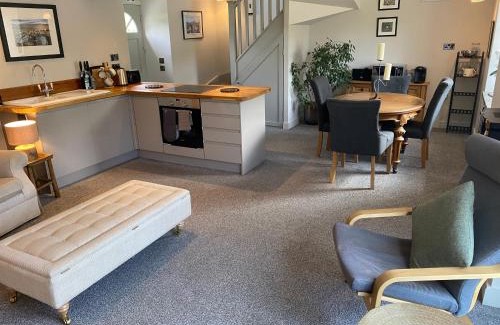 Ballater House | Cairn Leuchan