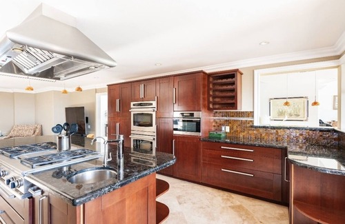 Calabasas House | Calabasas Vila lake View Home
