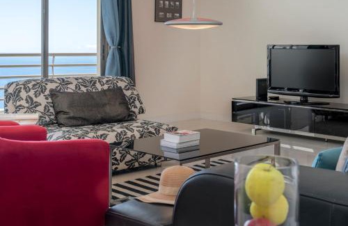 Estrela da Calheta Apartment | Calheta Victory View by An Island Apart
