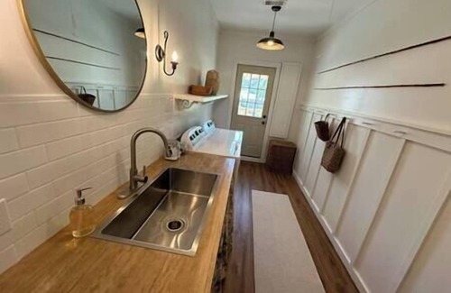 Calico Rock House | Calico Cottage - Room for families and big groups!