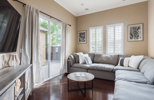 Harlan Ranch House | California Dream Cottage with 3 Bedrooms in Harlan Ranch