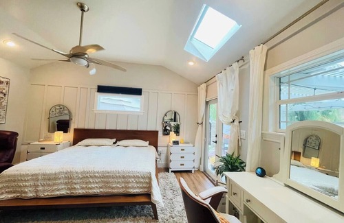 Westminster House | California Dreamin' Retreat: near Disney, Huntington Beach, Long Beach, Anaheim
