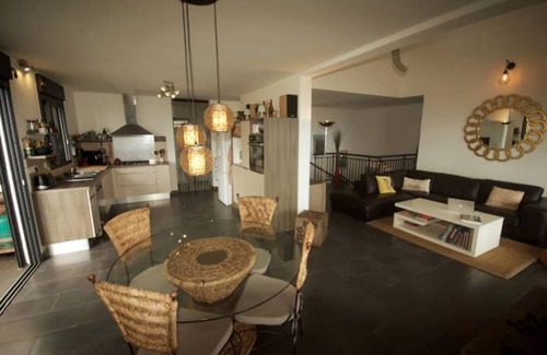 L'Etang-Sale Apartment | Calme et vue Imprenable