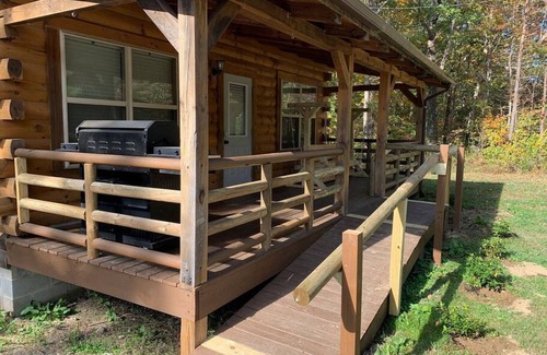 Monteagle Cabin | Calming Cabin: Relaxing | Park-Like | Close to Hikes, Waterfalls, The Caverns