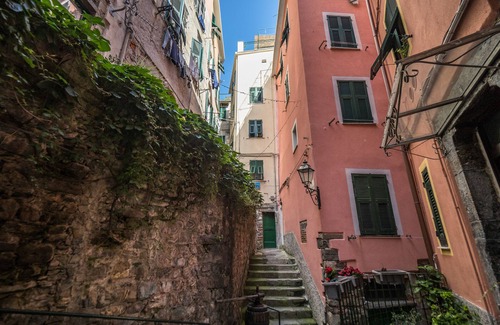 Vernazza Apartment | Camaella Luxury Studio