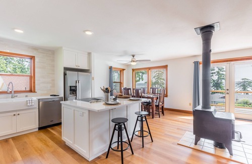 Greenbank House | Camano Vista Paradise by AvantStay | Private Beach