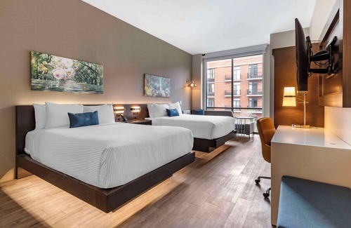 Old West Broad Neighborhood Hotel | Cambria Hotel Savannah Downtown Historic District
