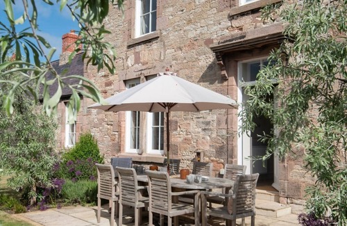 Berwick-upon-Tweed House | Cambridge House - Sleeping 8 Guests in 4 Bedrooms