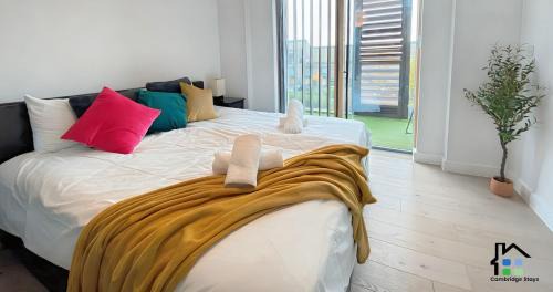 Trumpington Apartment | Cambridge Stays - Apartment at Addenbrooke hospital and Bio Campus - Free Private parking