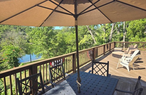 Shell Knob House | Camp Bob Table Rock Lake House -3 waterfront lots, easy walk down, close to town